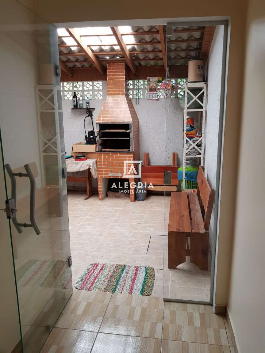 Casa 3 Dormitórios no Colonia Rio Grande em São José dos Pinhais