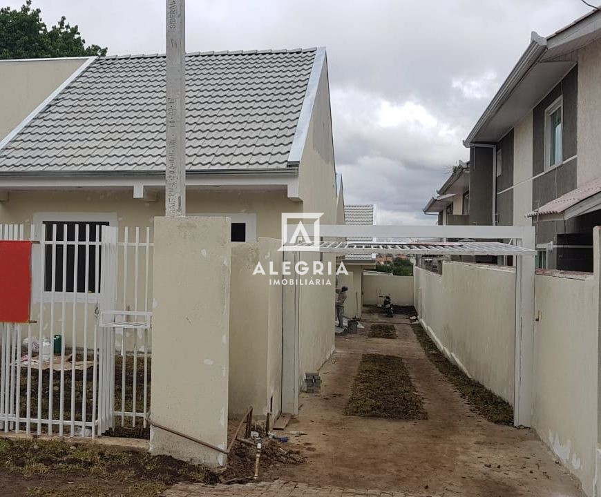 Casa com 03 Dormitórios no Uberaba em Curitiba