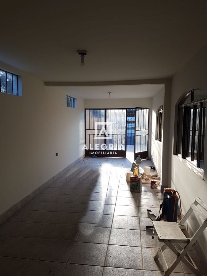 Casa com 03 Dormitórios e Sozinha no Terreno em São José dos Pinhais