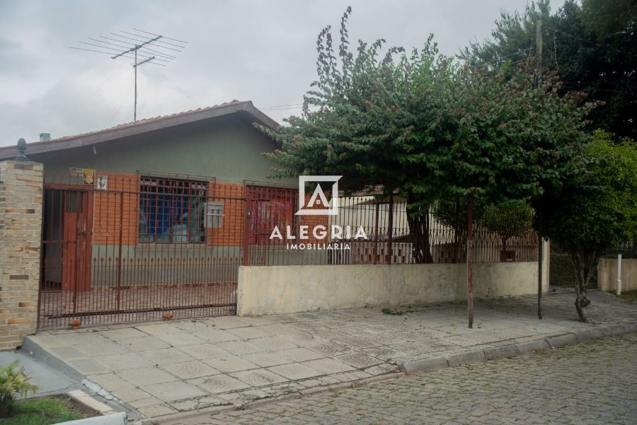 Excelente Residencia contento 04 Dormitórios no bairro Afonso Pena em São José dos Pinhais