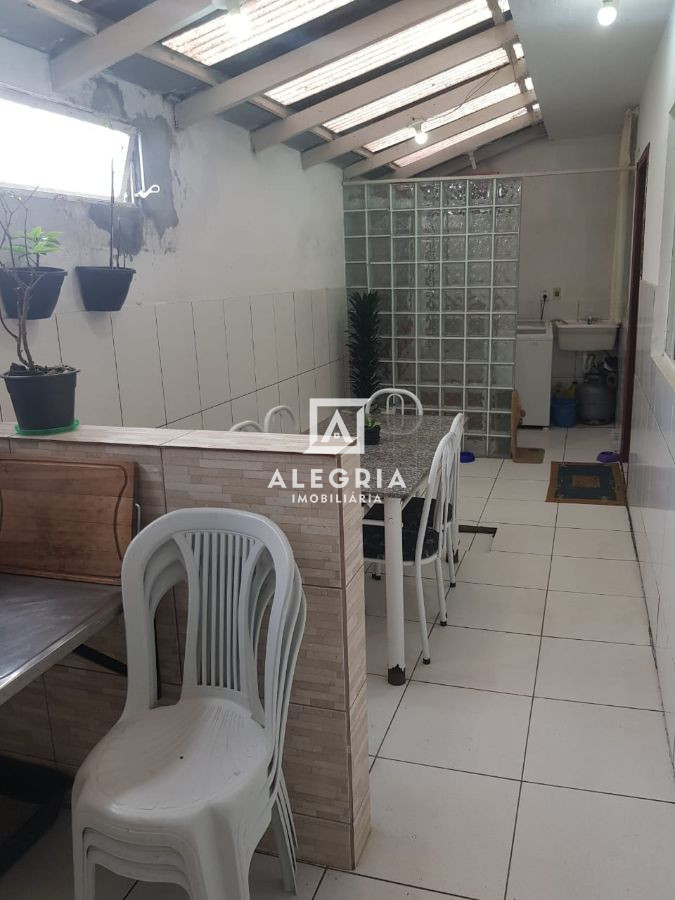 Linda Residência 03 Dormitórios no Bairro Jardim Del Rey em São José dos Pinhais