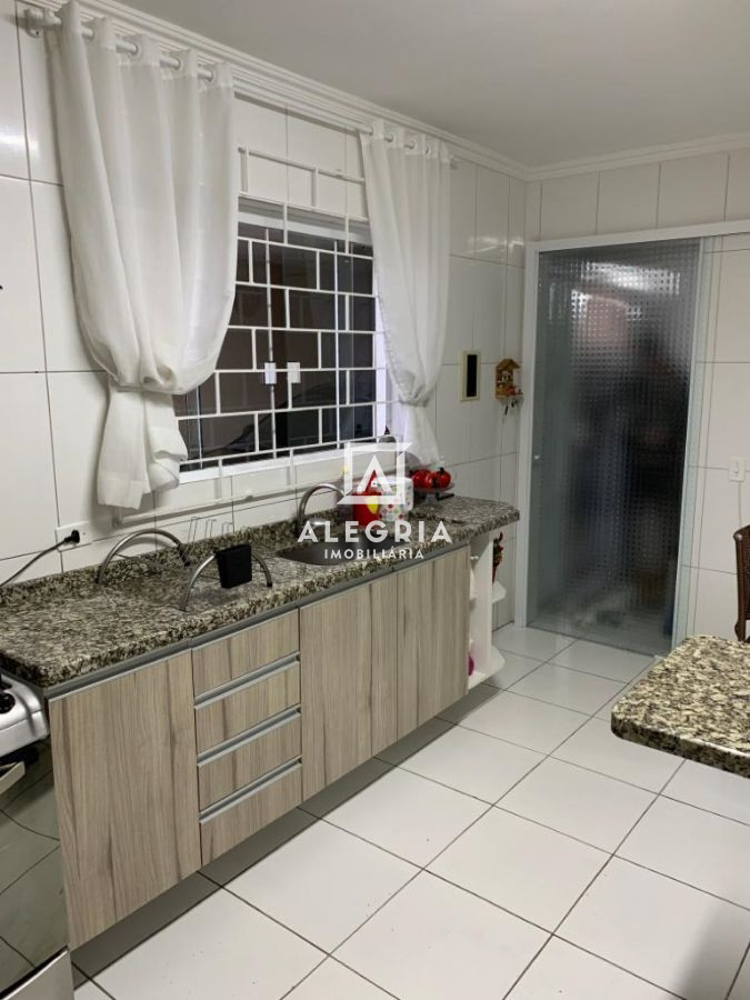 Sobrado Semi Mobiliado 03 Dormitórios Sendo 01 Suite em São José dos Pinhais