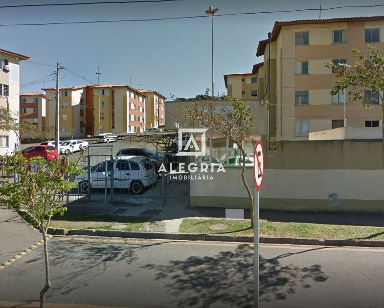 Apartamento 02 Dormitórios no bairro Col. Rio Grande em São José dos Pinhais