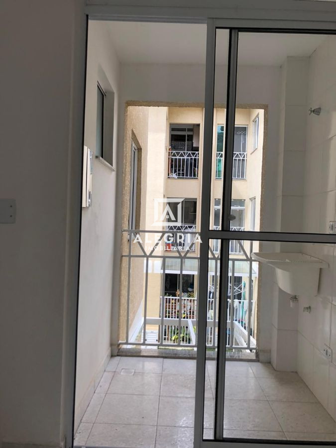 Lindo apartamento 03 Dormitórios sendo 01 suíte Com Documentação Inclusa - no Bairro Bairro Guatupê em São José dos Pinhais