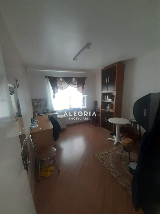 Lindo Sobrado 3 Dormitórios sendo 1 Suíte em São José dos Pinhais