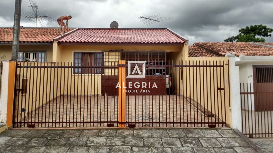 Linda Casa de 3 Quartos com Edícula nos fundos no Bairro  Monte Líbano em São José dos Pinhais