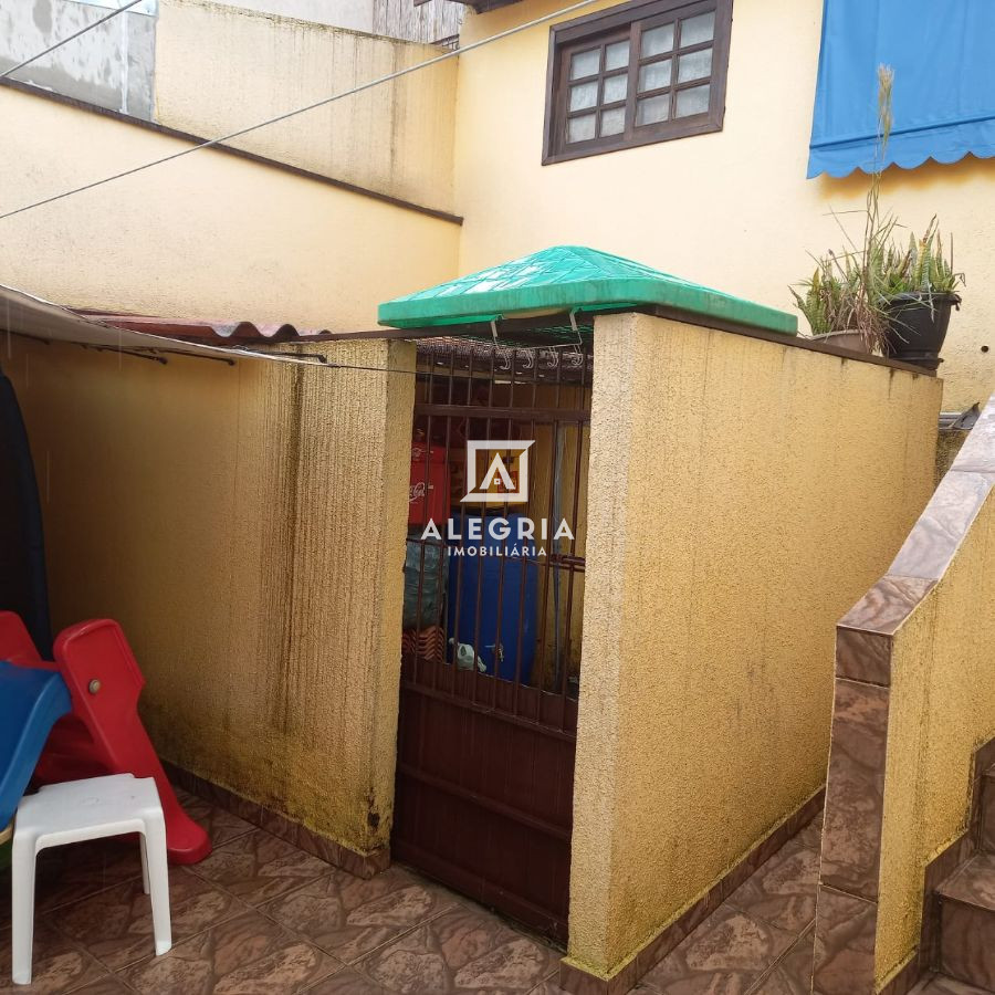 Linda Casa de 3 Quartos com Edícula nos fundos no Bairro  Monte Líbano em São José dos Pinhais