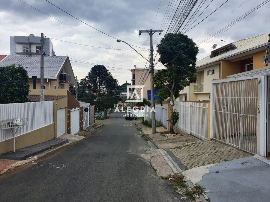 Lindo Sobrado Semi Mobiliado 03 Dormitórios 01 Suíte ao lado do Shopping em São José dos Pinhais