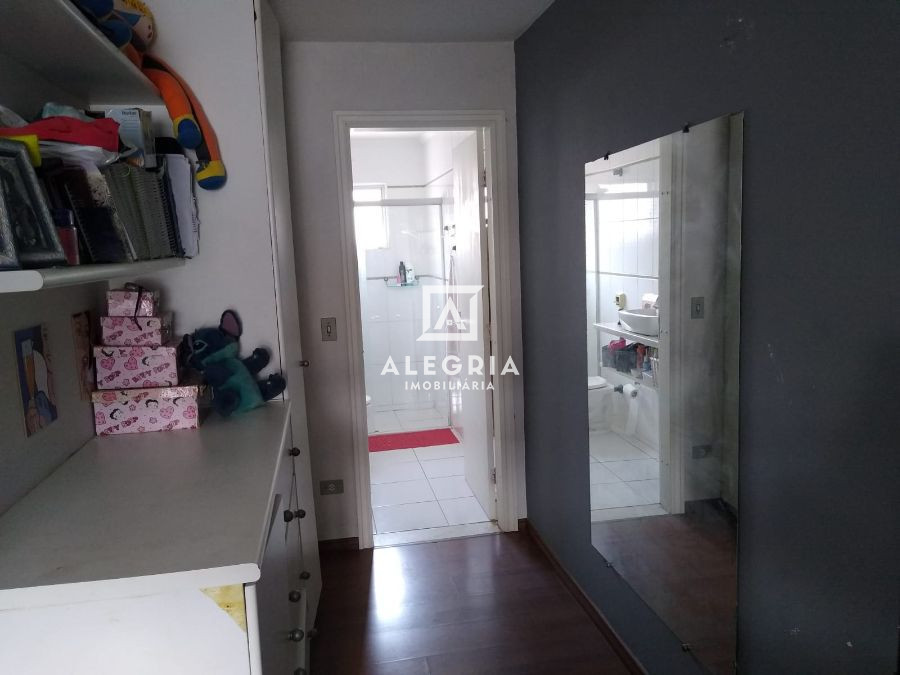 Lindo Tríplex de 03 Quartos sendo 02 Suítes no Bairro Aristocrata em São José dos Pinhais