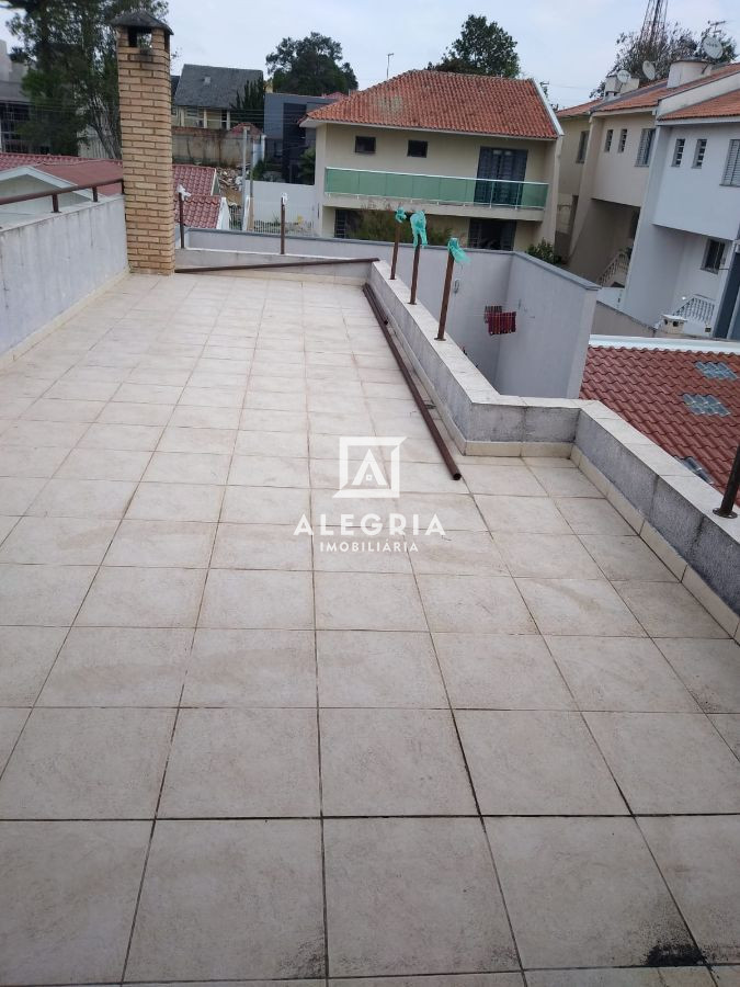 Lindo Tríplex de 03 Quartos sendo 02 Suítes no Bairro Aristocrata em São José dos Pinhais