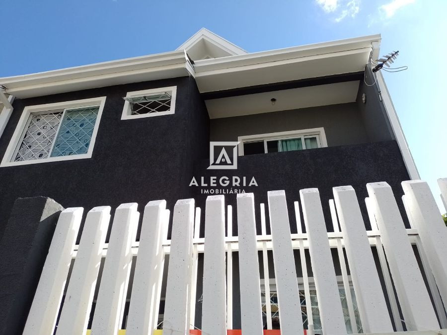 Lindo Sobrado com 03 quartos 03 Suites e Ático no Bairro Bom Jesus em São José dos Pinhais