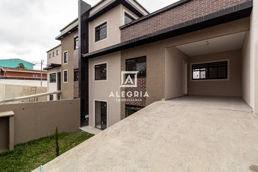 Lindo Triplex Contendo 04 Dormitórios Sendo 01 Suite no São Domingos em São José dos Pinhais