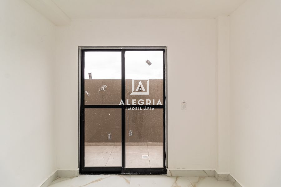 Lindo Triplex Contendo 04 Dormitórios Sendo 01 Suite no São Domingos em São José dos Pinhais