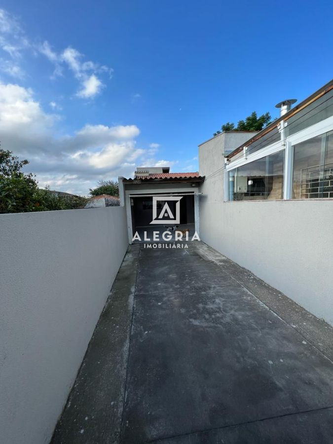 Linda Casa 4 quartos sendo 1 suite em São José dos Pinhais