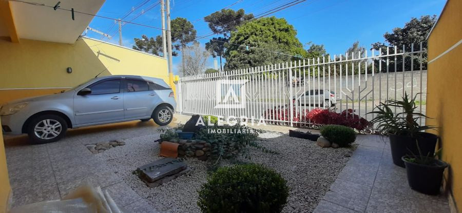 Casa Contendo 03 Dormitórios no Bairro Parque São José em São José dos Pinhais