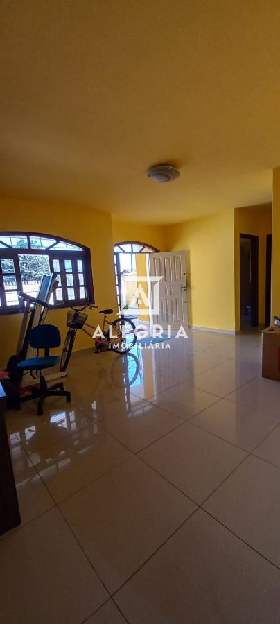Casa Contendo 03 Dormitórios no Bairro Parque São José em São José dos Pinhais