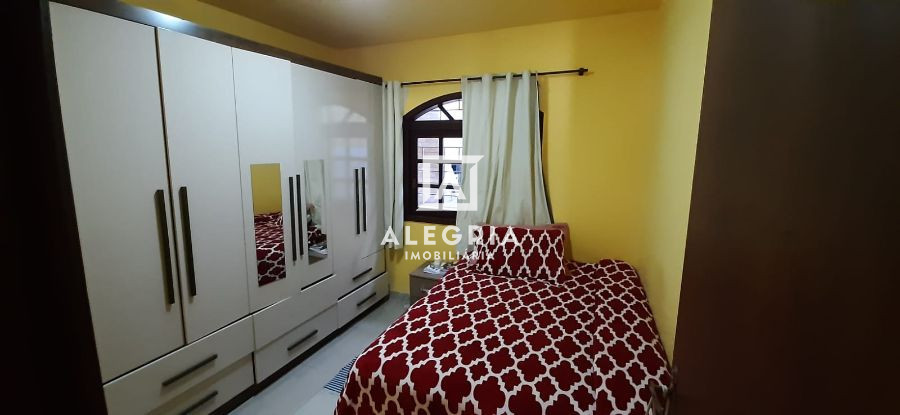 Casa Contendo 03 Dormitórios no Bairro Parque São José em São José dos Pinhais