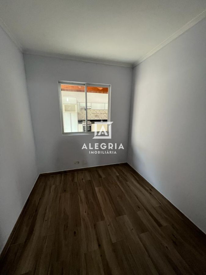 Linda Casa em Condominio Contendo 03 Dormitórios na Boneca do Iguaçu em São José dos Pinhais