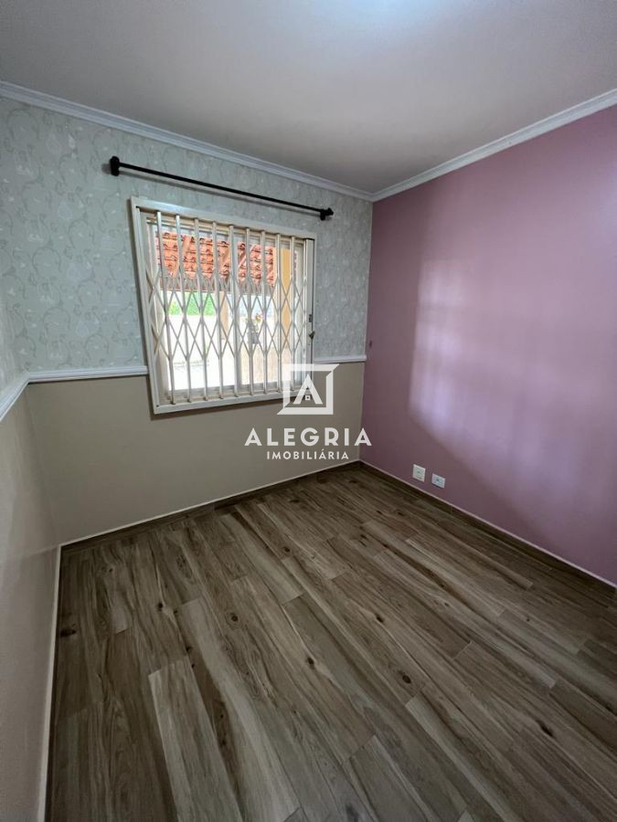 Linda Casa em Condominio Contendo 03 Dormitórios na Boneca do Iguaçu em São José dos Pinhais