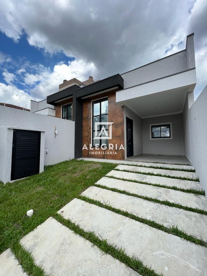 Belissima Casa Contendo 03 Dormotórios Sendo 01 Suite no Monte Libano em São José dos Pinhais