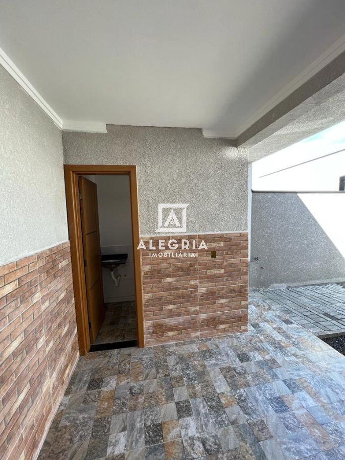 Linda Casa Contendo 03 Dormitórios Sendo 01 Suite no Afonso Pena em São José dos Pinhais