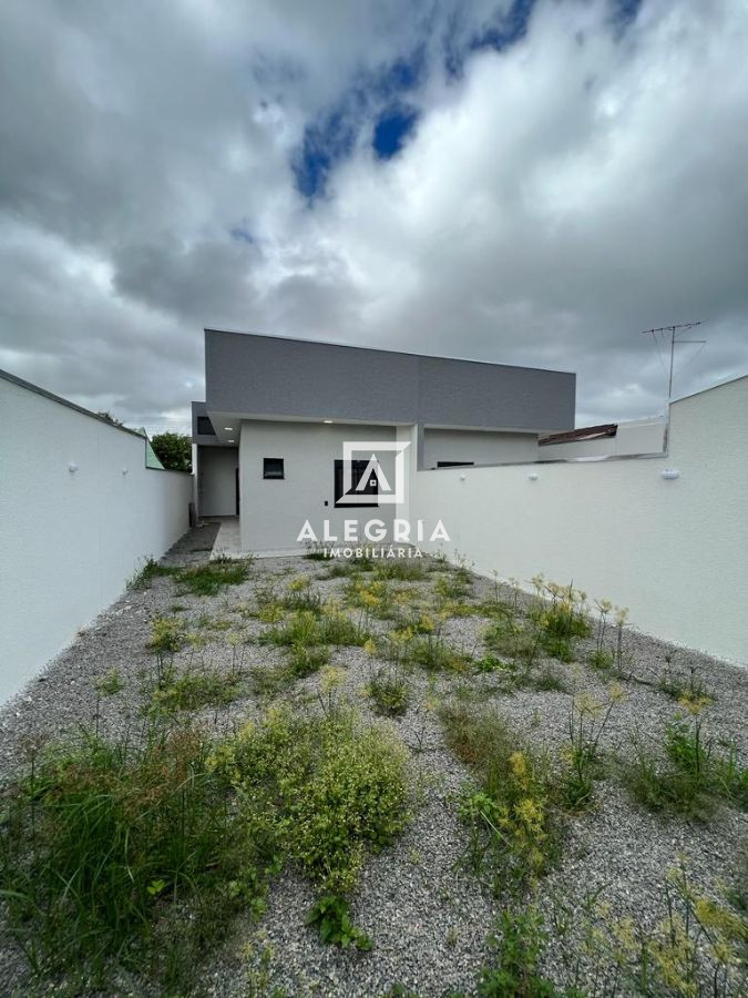 Linda Casa Contendo 03 Dormitórios no Bairro Cidade Jardim em São José dos Pinhais