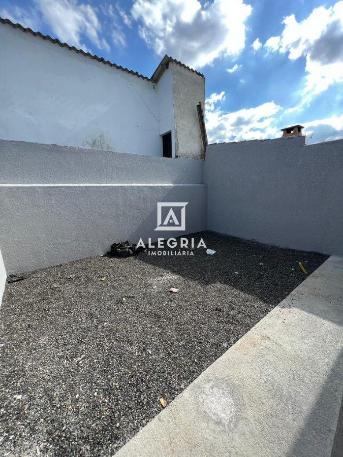 Linda Casa Contendo 03 Dormitórios Sendo 01 Suite no Jardim Cruzeiro em São José dos Pinhais