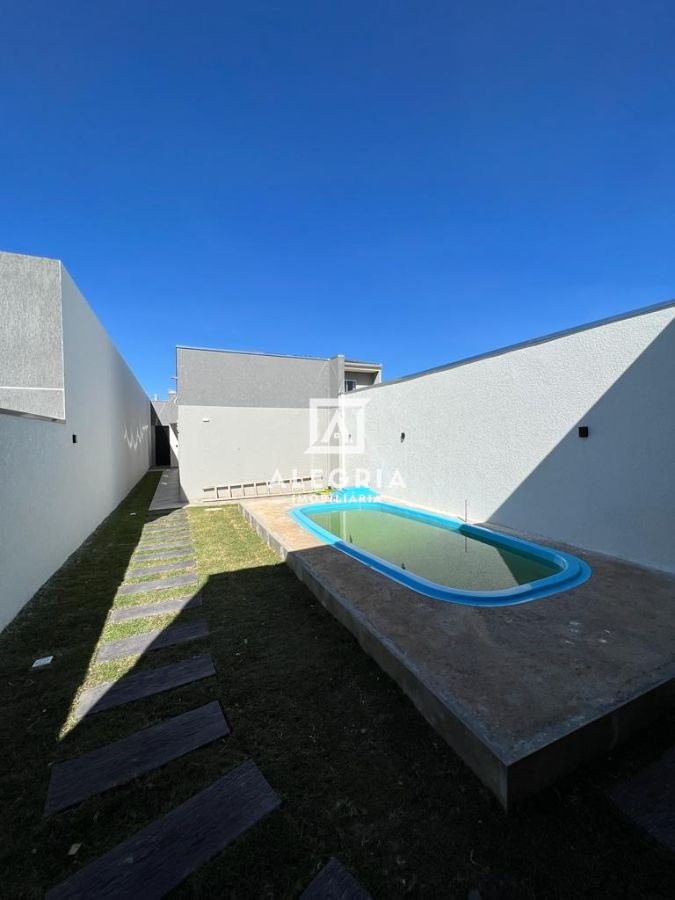 Belissima Casa com Piscina Contendo 03 Dormitórios Sendo 01 Suite na Cidade Jardim em São José dos Pinhais