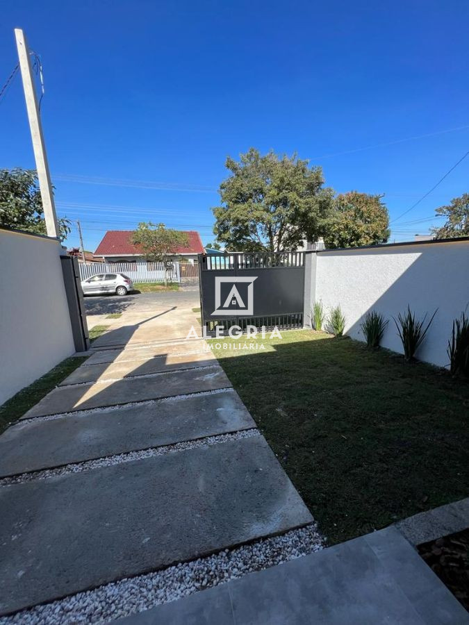 Belissima Casa com Piscina Contendo 03 Dormitórios Sendo 01 Suite na Cidade Jardim em São José dos Pinhais