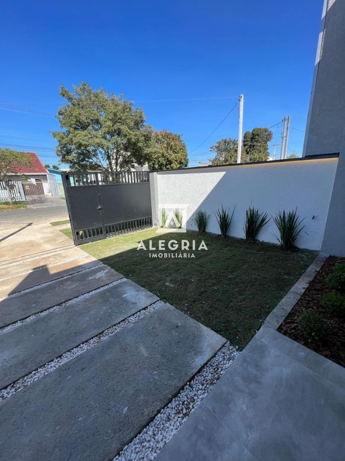 Belissima Casa com Piscina Contendo 03 Dormitórios Sendo 01 Suite na Cidade Jardim em São José dos Pinhais