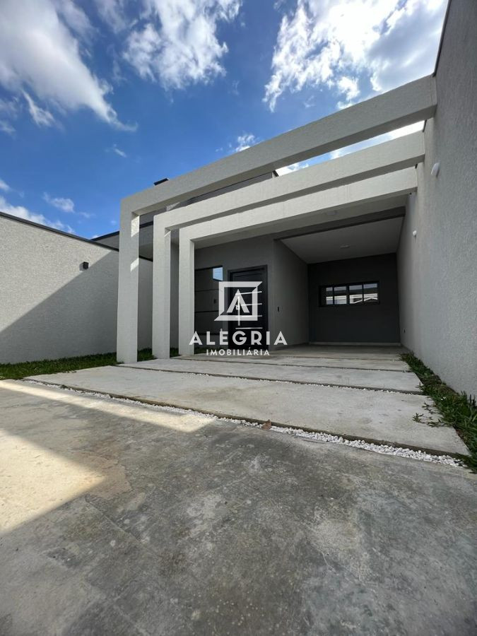 Linda Casa Contendo 03 Dormitórios no Bairro Cidade Jardim em São José dos Pinhais