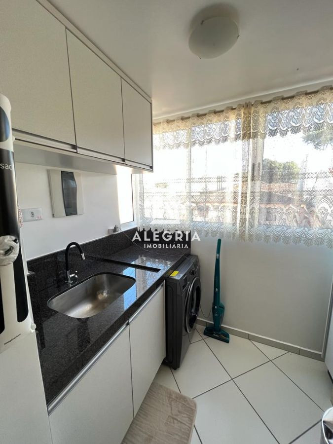 Lindo Apartamento Semi Mobiliado Contendo 02 Dormitórios no Bom Jesus em São José dos Pinhais