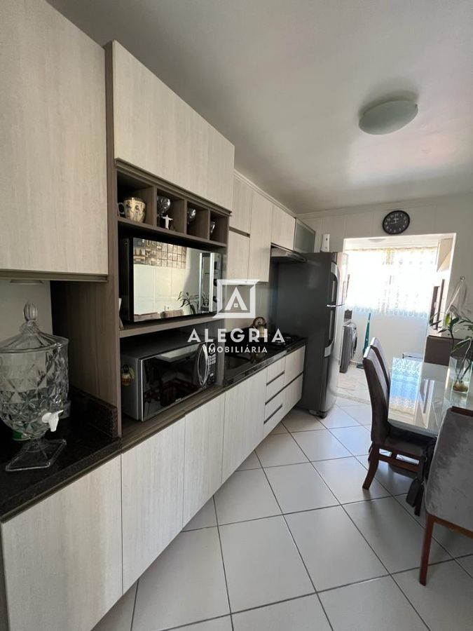 Lindo Apartamento Semi Mobiliado Contendo 02 Dormitórios no Bom Jesus em São José dos Pinhais