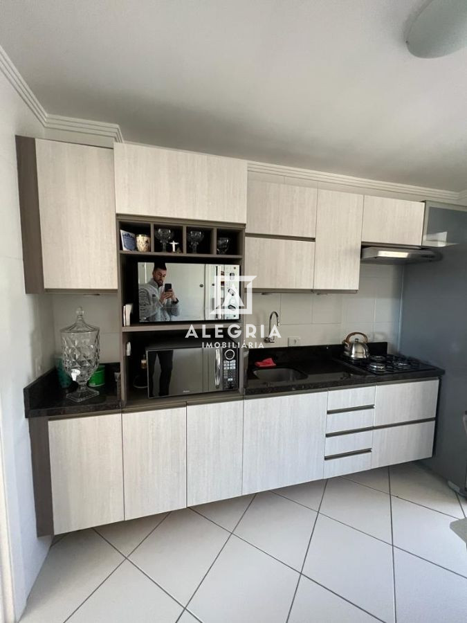 Lindo Apartamento Semi Mobiliado Contendo 02 Dormitórios no Bom Jesus em São José dos Pinhais