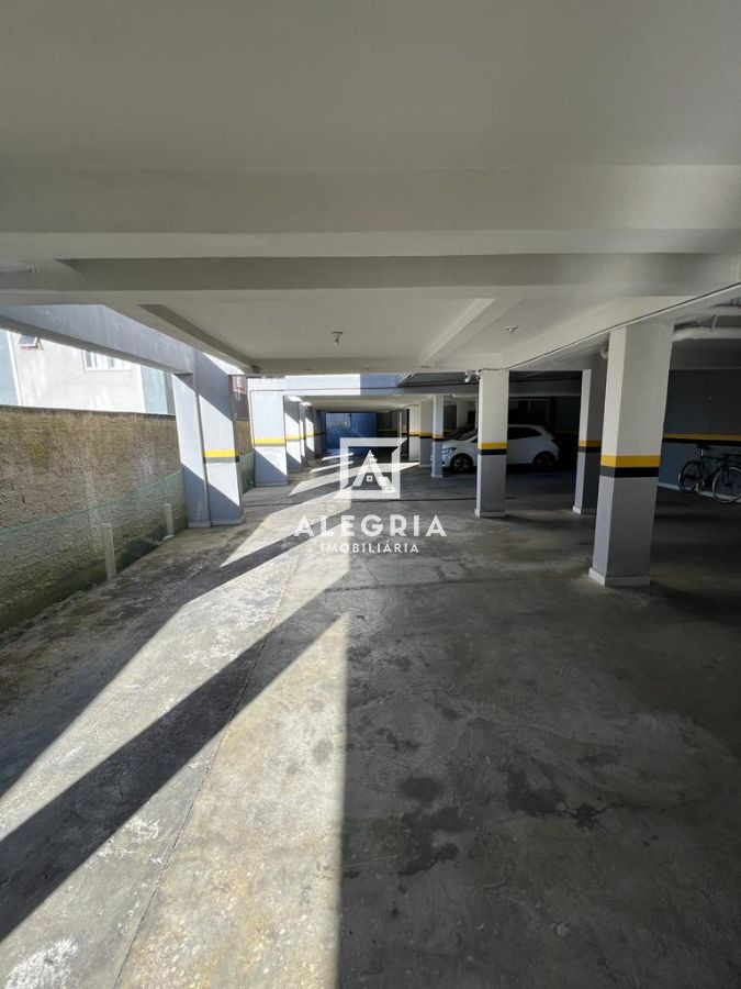 Lindo Apartamento Semi Mobiliado Contendo 02 Dormitórios no Bom Jesus em São José dos Pinhais