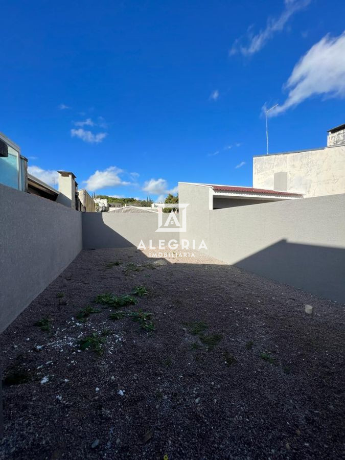 Belissima Casa Contendo 04 Dormitórios Sendo 02 Suites em São José dos Pinhais