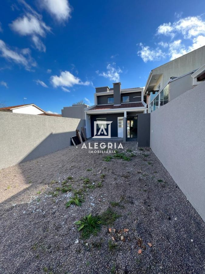 Belissima Casa Contendo 04 Dormitórios Sendo 02 Suites em São José dos Pinhais