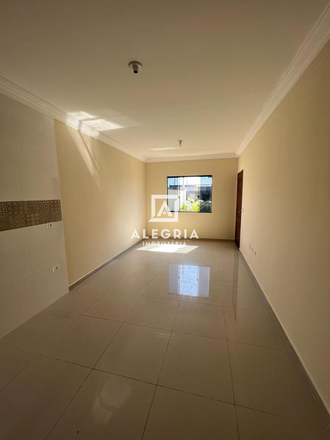 Linda Casa Contendo 03 Dormitórios no Bairro Ouro Fino em São José dos Pinhais