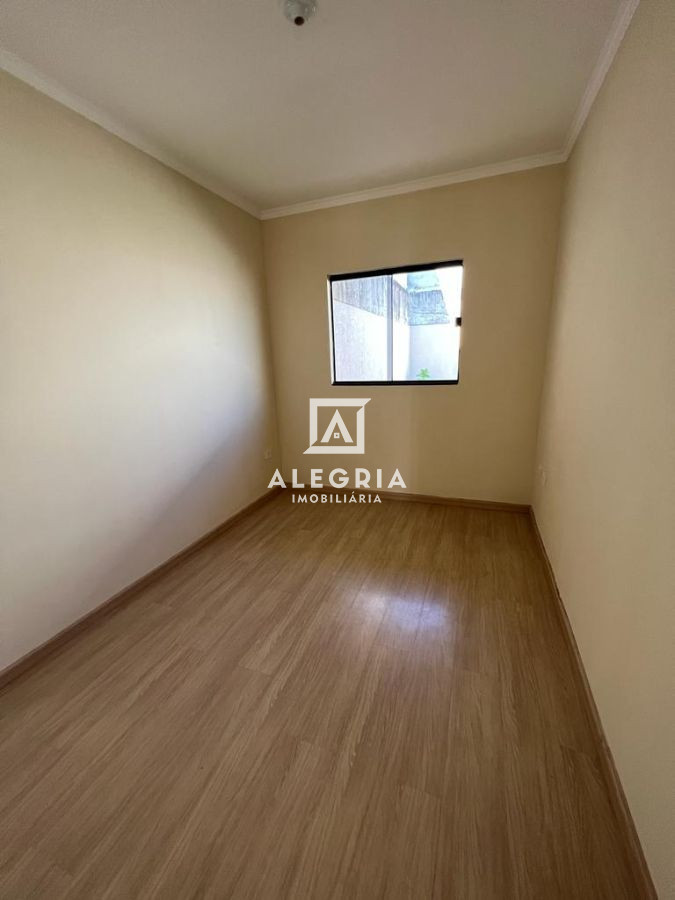 Linda Casa Contendo 03 Dormitórios no Bairro Ouro Fino em São José dos Pinhais