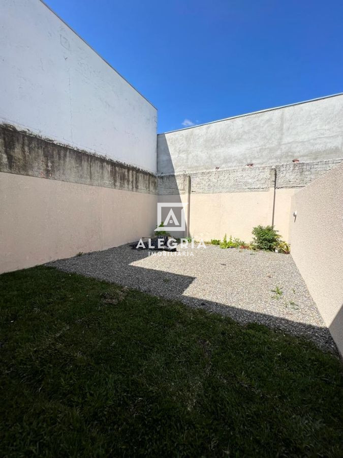 Linda Casa Contendo 03 Dormitórios no Bairro Ouro Fino em São José dos Pinhais