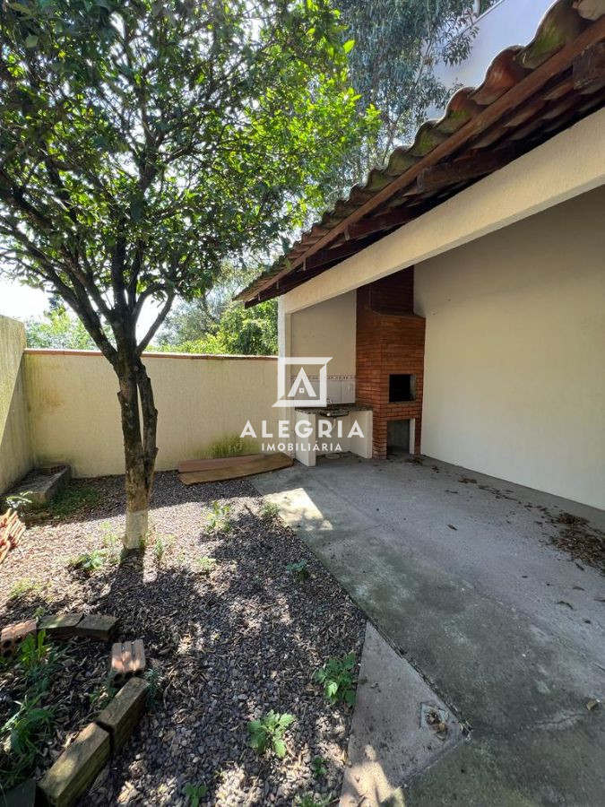 Linda Casa Contendo 03 Dormitórios no Bairro Aguas Belas em São José dos Pinhais