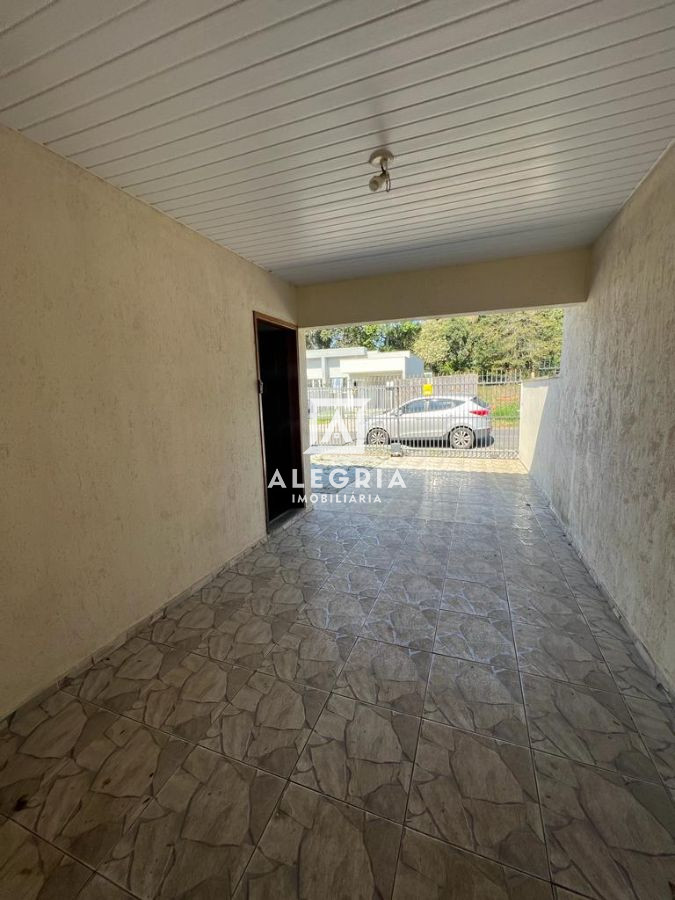 Linda Casa Contendo 03 Dormitórios no Bairro Aguas Belas em São José dos Pinhais