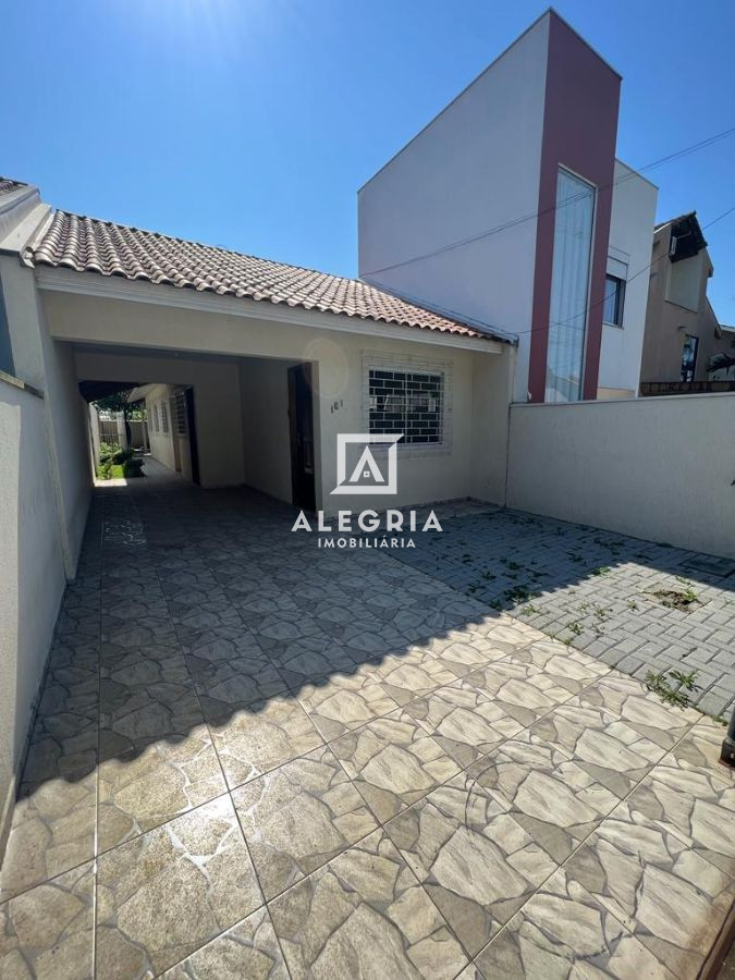 Linda Casa Contendo 03 Dormitórios no Bairro Aguas Belas em São José dos Pinhais