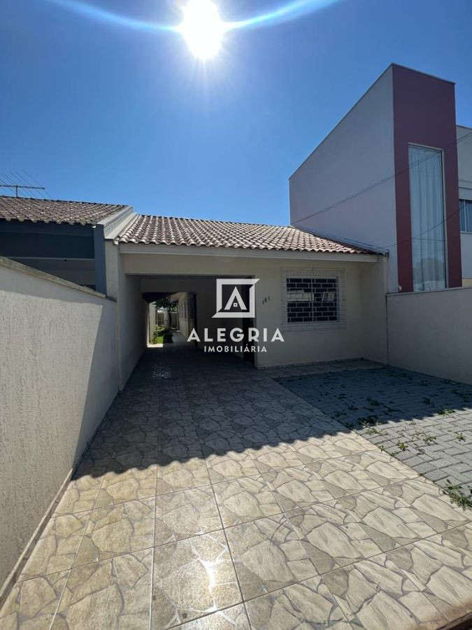 Linda Casa Contendo 03 Dormitórios no Bairro Aguas Belas em São José dos Pinhais