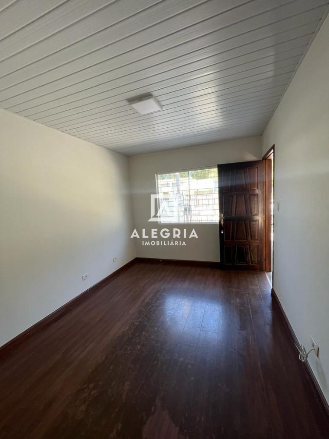 Linda Casa Contendo 03 Dormitórios no Bairro Aguas Belas em São José dos Pinhais