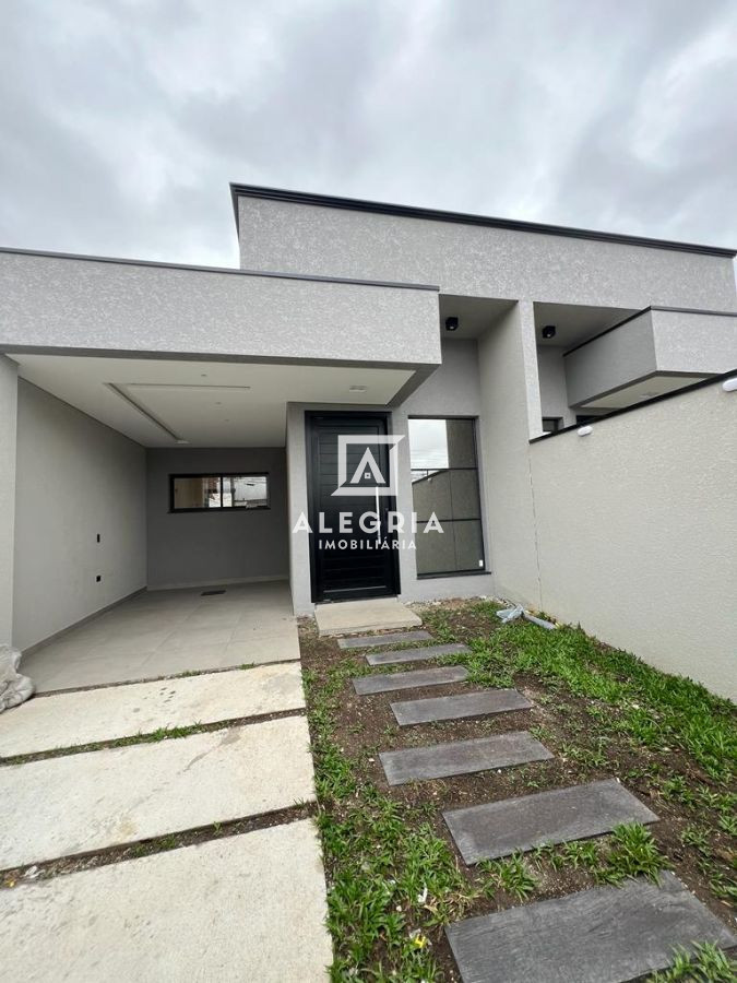 Belissima Casa Contendo 03 Dormitórios na Boneca do Iguaçu em São José dos Pinhais