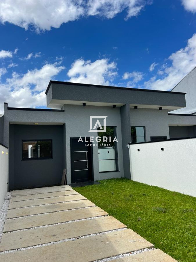 Belissima Casa Com Edicula Contendo 03 Dormitórios Sendo 01 Suite na Cidade Jardim em São José dos Pinhais