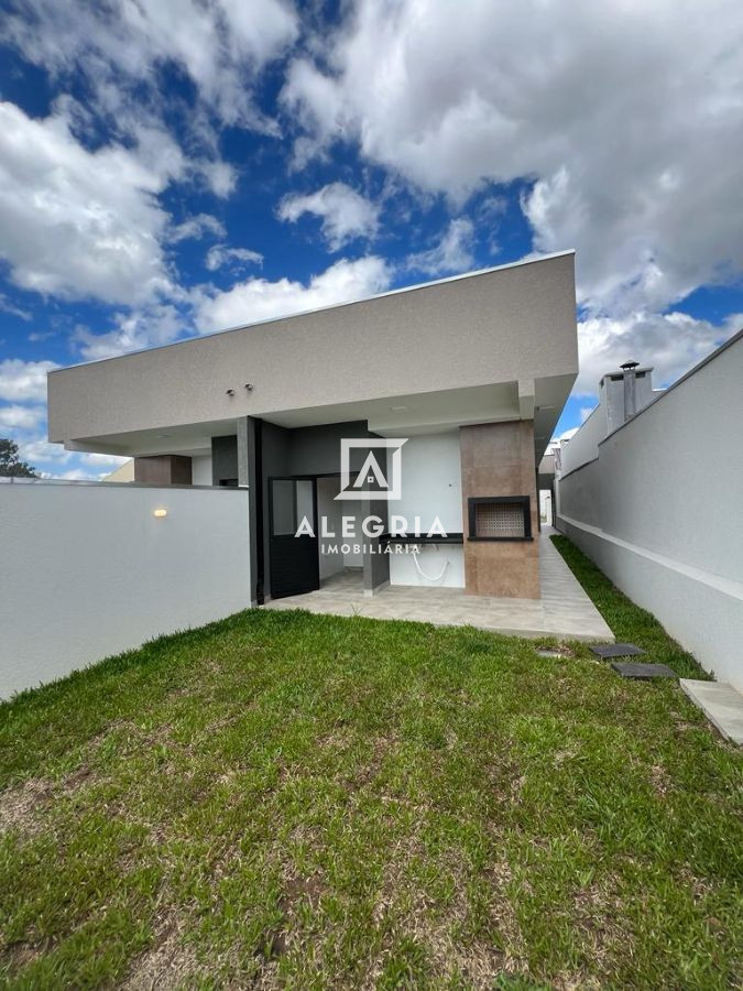 Belissima Casa Contendo 03 Dormitórios Sendo 01 Suite no Bairro Cidade Jardim em São José dos Pinhais