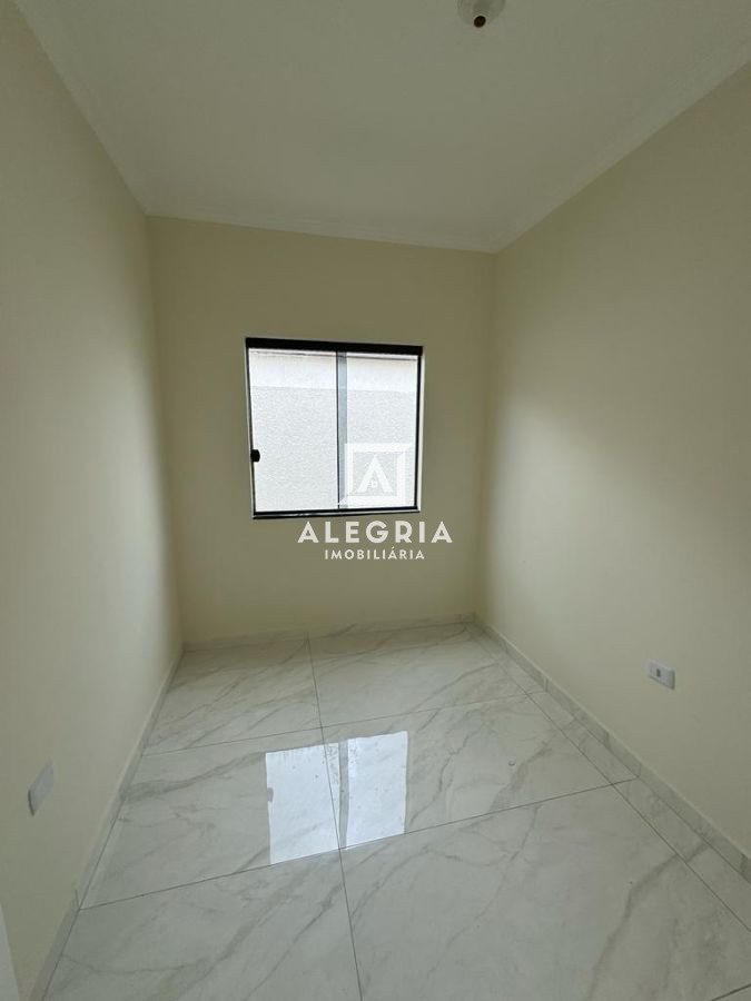 Linda Casa Contendo 03 Dormitórios Sendo 01 Suite no Jardim Ype em São José dos Pinhais