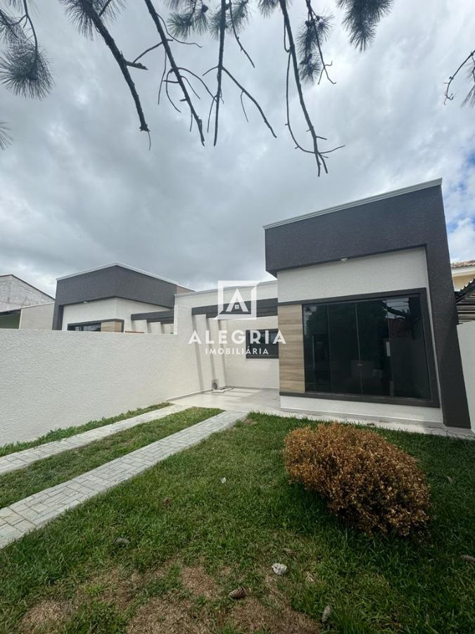 Linda Casa Contendo 03 Dormitórios Sendo 01 Suite no Jardim Ype em São José dos Pinhais